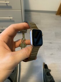 Apple Watch 5 Gold Aluminium Case 40 mm - 9
