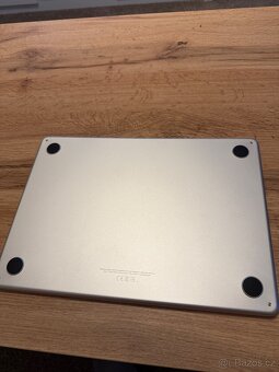 MacBook Air 13" M2 CZ 2022 Hvězdně bílý - 9