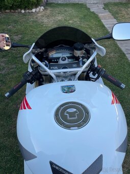 Honda Vtr 1000 sp2 - 9