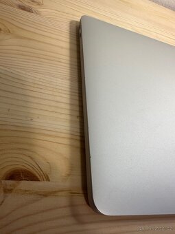 Apple MacBook Pro 2017 256GB i5 8GB RAM - 9