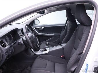 Volvo V60 2,0 D3 120kW klima CZ (2011) - 9
