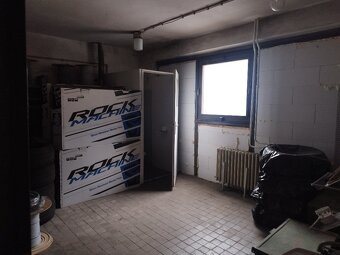Pronájem VÝROBNÍ HALY a SKLADU v Hradci Králové 630m2 - 9