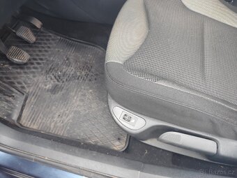 Peugeot 308 1,6 HDi 68 kW,2013, - 9