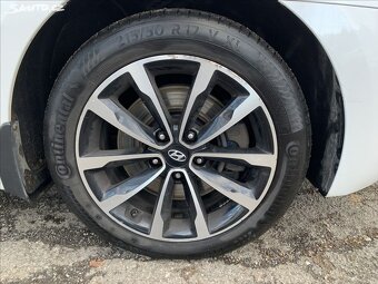 Hyundai i40 1,7 CRDi 104kW
Ojeté, 2017, 255 000 km - 9