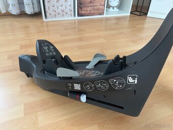 Prodám autosedačku Cybex s isofixem plus 2 vložky - 9