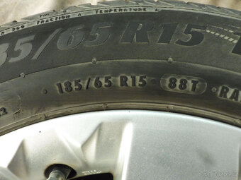 Prodám orig. 15" litá kola s letními pneu. na CITROEN C 3 - 9