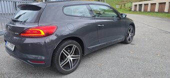 VW Sicirocco 2.0 TDI 110kw Dsg R-line interiér - 9