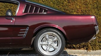1966 FORD MUSTANG FASTBACK V8 AUTOMATIC SHOW CAR - 9