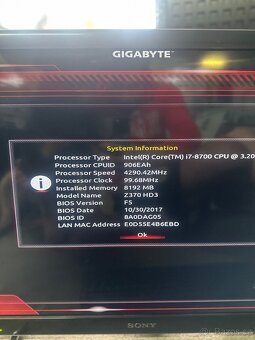 Supermicro Server tower 9 kusů - 9