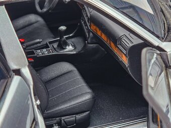 BMW E32 730i 1:18 Minichamps - 9