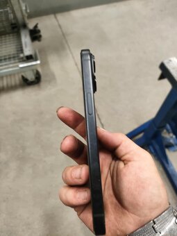 iPhone 15 - 9
