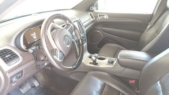 Jeep Grand Cherokee - 9