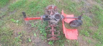 Vyorávač brambor, kola ,osy ,Motor Jikov, příslušenství. - 9