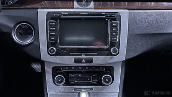 Vůz na náhradní díly VW Passat B7 kombi 2012 CFGB NJD LC9X - 9