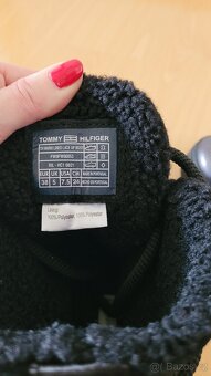 Tommy Hilfiger zimní boty Sněhule vel 38 Warm Lined Up Boot - 9