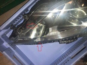 Lexus IS 220d / 250 světlomet halogen - 9