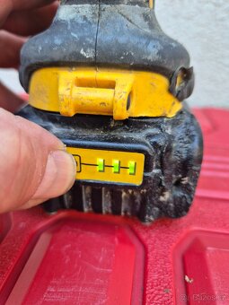 aku vrtačka DeWALT DCD709+akumulátor, baterie DeWALT DCB182 - 9