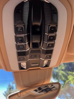 Porsche Panamera Turbo - 9