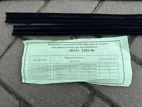 Lada Vaz , sametky oken ve dveřích - 9