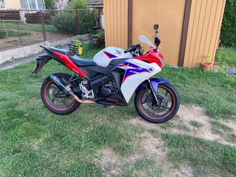 Honda CBR125R 2012 - 9
