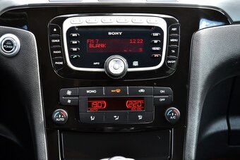 Ford S-Max 2.0 TDCI 120kW Titanium TOP STAV - 9