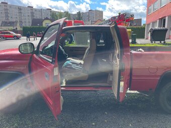 Dodge RAM 5.9 V8 Magnum 4x4 - 9