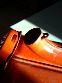 Kanystr 10L, se sítkem a nálevkou. - 9