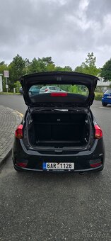 Kia Ceed 1,6 GDI hatchback 99kW - 9