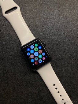 Apple Watch Series 3 42mm - 9