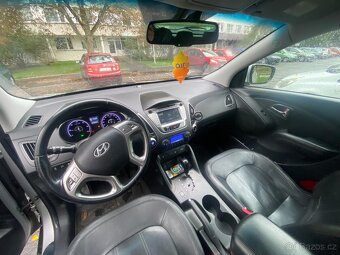 Hyundai IX35 2.0crdi 135 kw automat - 9