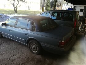 Mercury Cougar XR7 a Lincoln Continental - 9