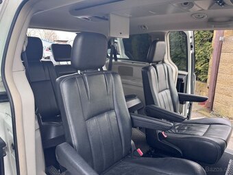 Chrysler Town Country 3,6 2x DVD RT Kůže 2011 - 9