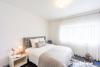 Prodej rodinného domu 4+kk, 179 m2- Mašovice, ev.č. 100060 - 9