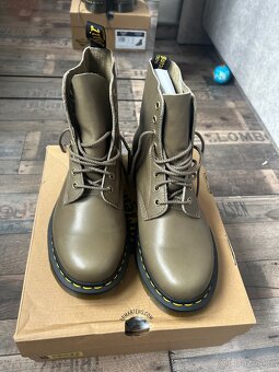 Dr. Martens - 9