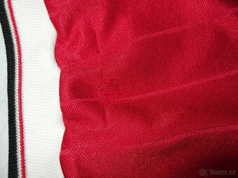 Manchester United 198283 Obnošený zápasový dres s číslem 4 A - 9