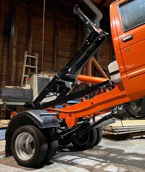 Piaggio Porter Maxxi 1,3i hákový nosič kontejnerů - 9