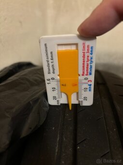 Michelin Pilot Sport 4, 225/45 R18, DOT2221; 3x4,5mm, 1x3mm - 9