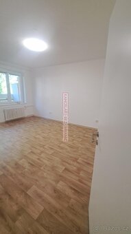 Garsonka na Podlesí s lodžií - 9