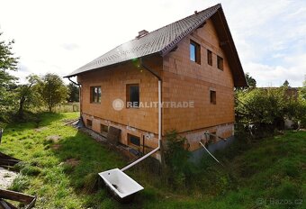 PRODEJ HRUBÉ STAVBY RODINNÉHO DOMU 281 M2, NA POZEMKU 534 M2 - 9