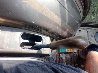 Iseki Geas 27 kabina + nakladač - 9