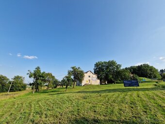 Prodej stavebního pozemku s rodinným domem v Javornici - 9