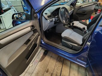 Astra H kombi benzín - 9