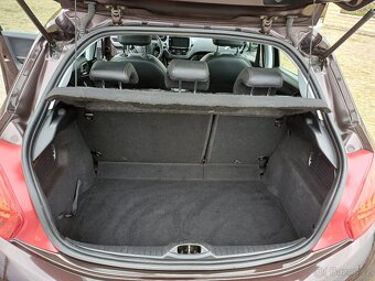 Predám Peugeot 208, 1.6HDI, 68Kw, automatická prevodovka 6kv - 9