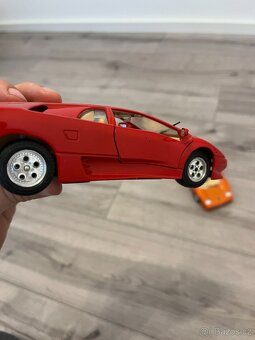 Bburago 1:24 sbírka 3x modelu aut lehce poškozené - 9