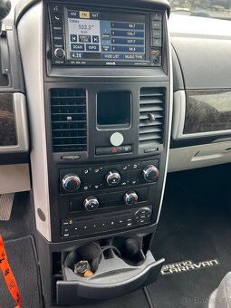 Dodge Grand Caravan SXT - 9
