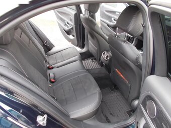 Mercedes-Benz Třídy E, E 220 D 4MATIC AMG - 9