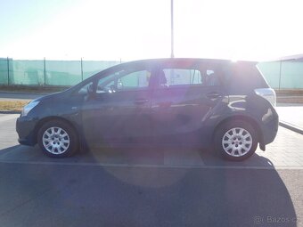 Toyota VERSO 2.0 D-4D, 93 kW, Aut. Klima, 7. Míst - 9