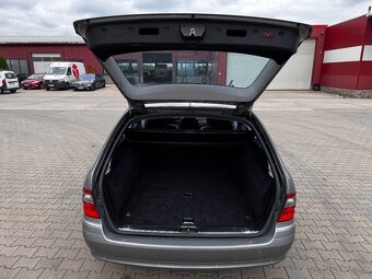 Mercedes Benz E (W211) Kombi 3,0 V6 - 9