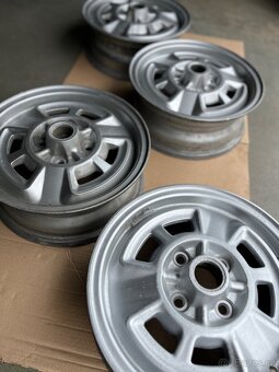 Cromodora CD8 disky 4,5R13 - 9