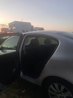 Passat B6 2.tdi 103kw, bourány na pravé straně. Pojízdný - 9
